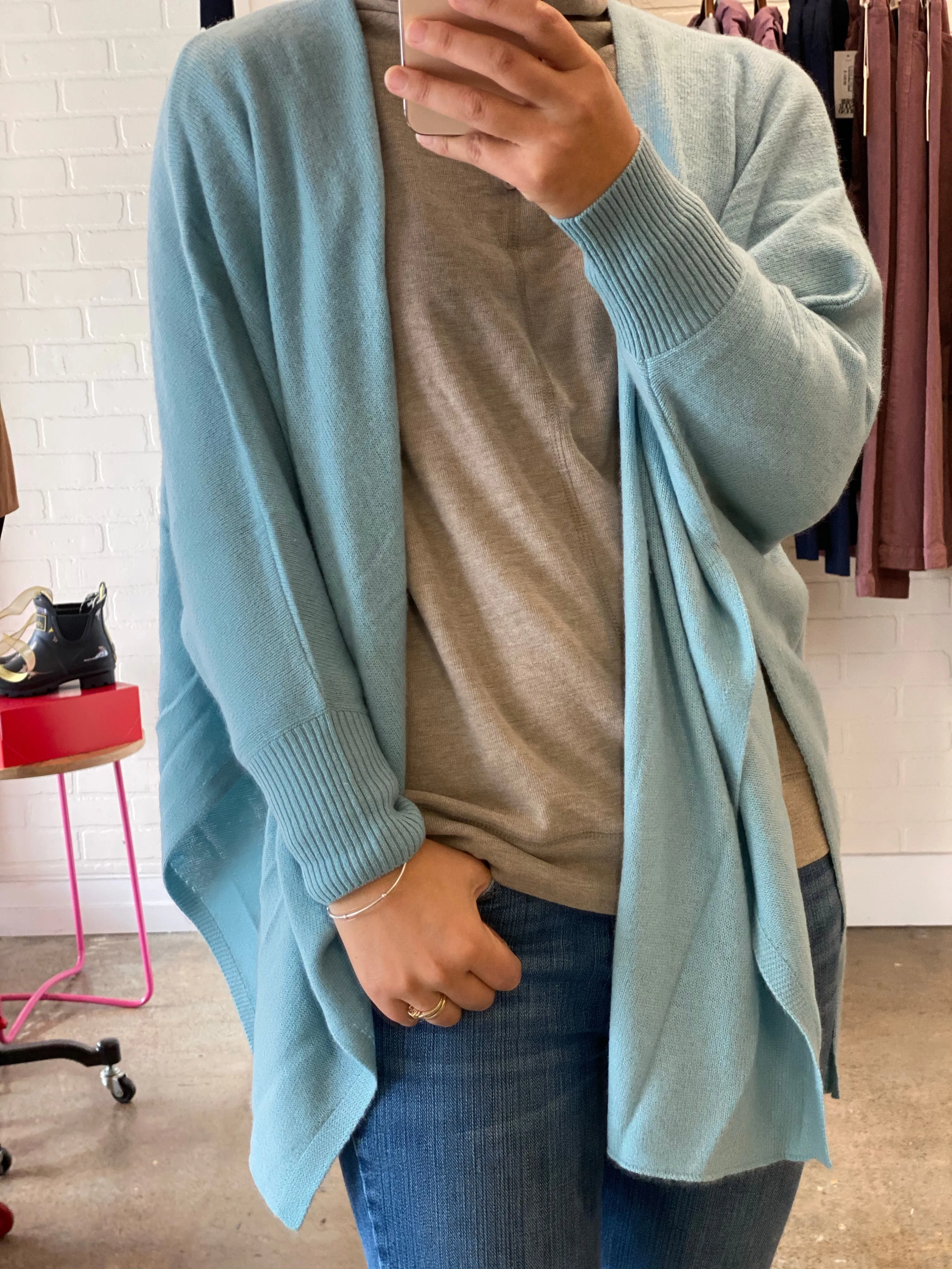 Clutch Fluid Cashmere Cardigan