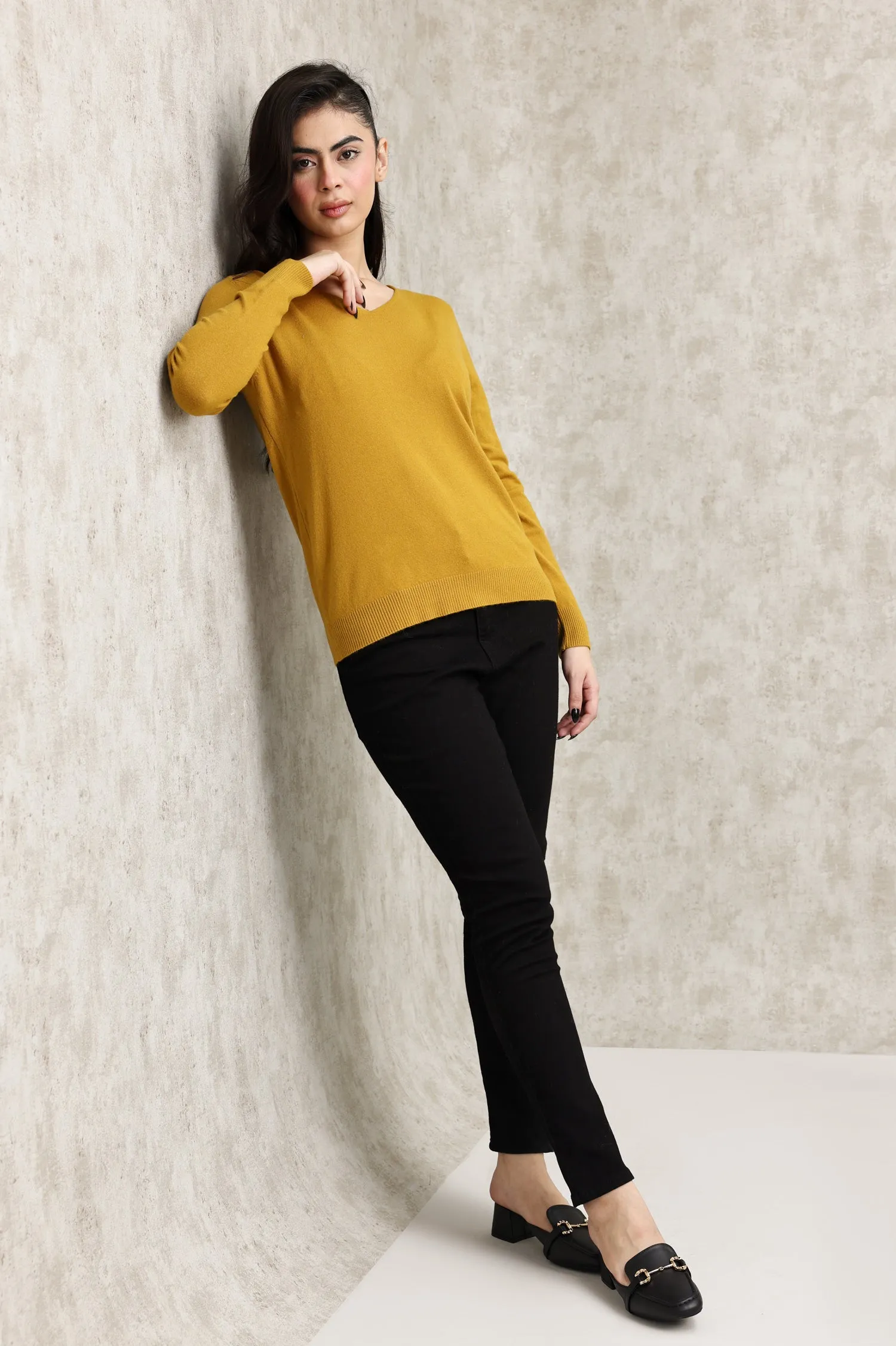 KNIT V-NECK SWEATER-YELLOW